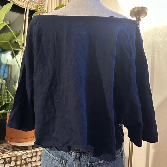 Cropped Shirt - Picture 3 of 3